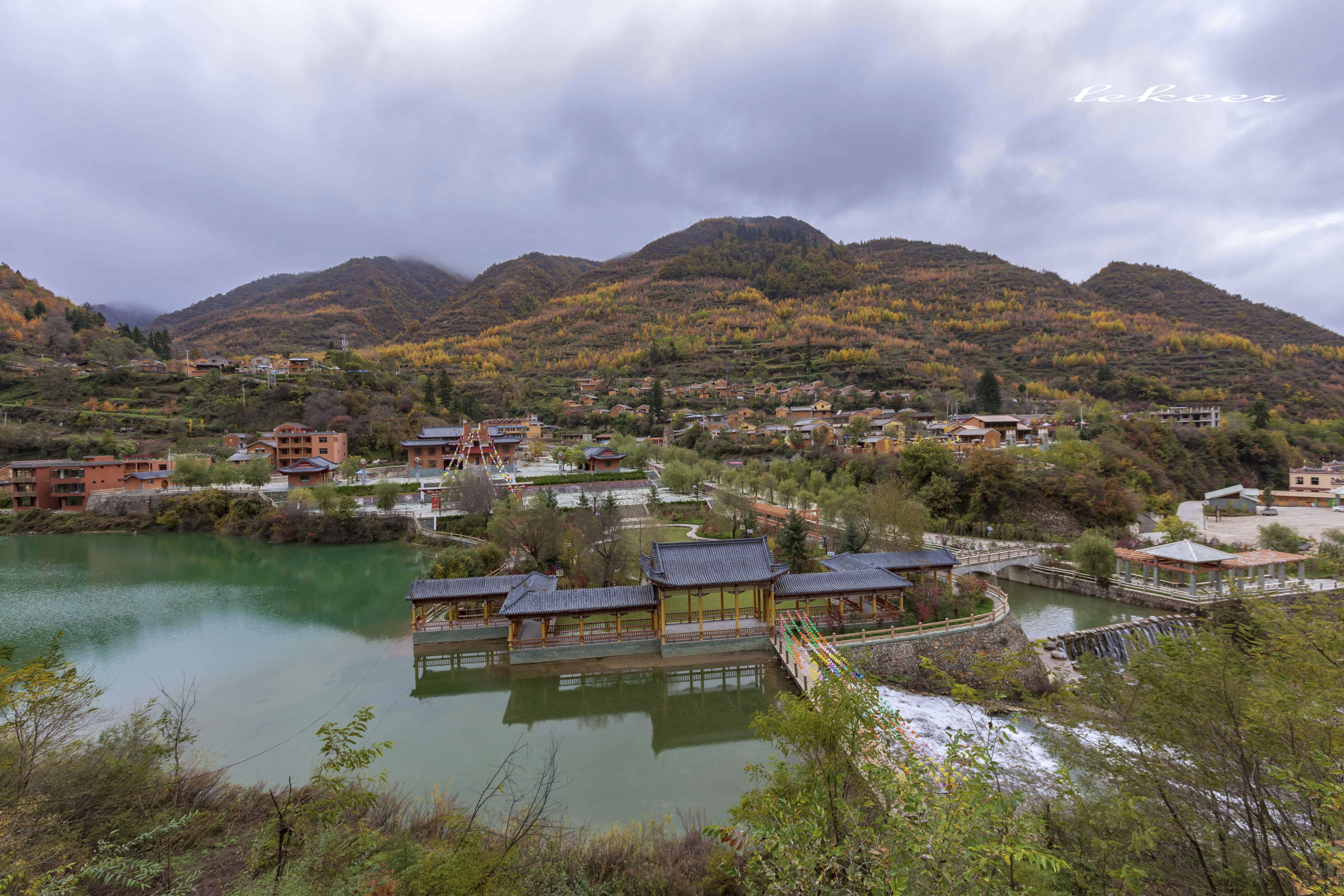 山水人文藏羌风情 炫丽画廊岂止川西环线 这里路好车少景美速来！