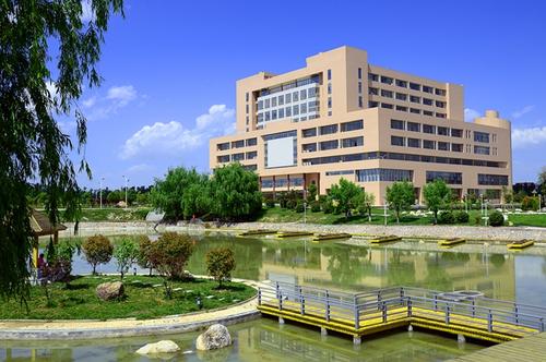 河南南阳有3所本科院校，其中一所在风景区，每年只招生50人