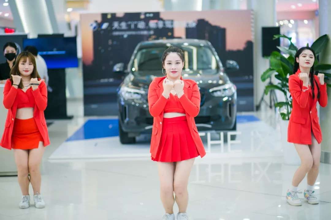 天生“i”动 畅享驾趣极致-创新纯电动BMW iX3商圈之旅圆满结束