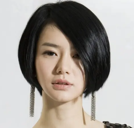 8位当红“妆感美人”，每一位都离不开化妆品，素颜与路人无差