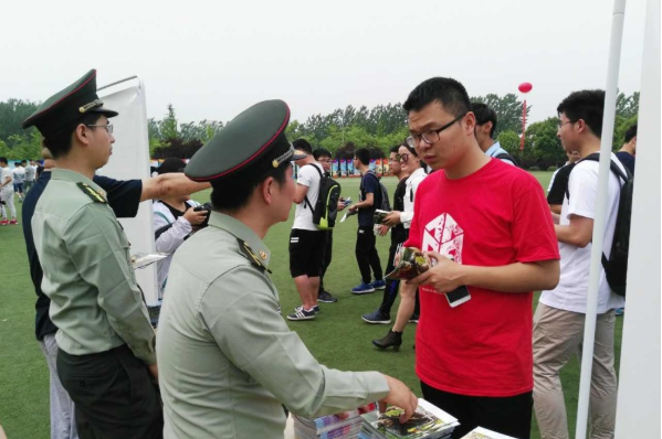 大学生参军入伍，退伍证的10大用处，想参军要提前了解