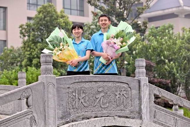 湖北一考生拒绝保送清华，称要享受高考过程，最终考了多少分？