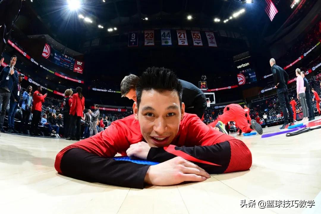 林书豪为什么被nba退队(林书豪受伤缺席比赛！又是背部伤病！回归NBA遇上了棘手的问题)