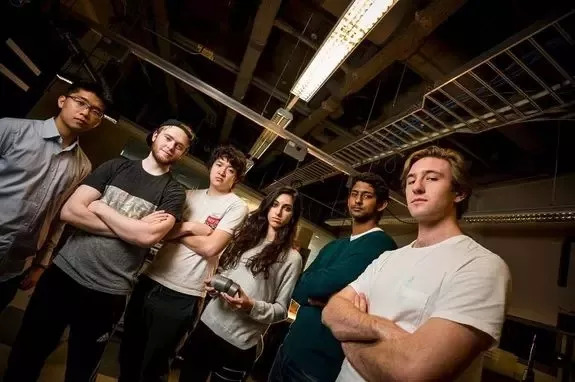 海底捞自动售酒、虚拟鸡尾酒……看了这些创意，我担心要失业