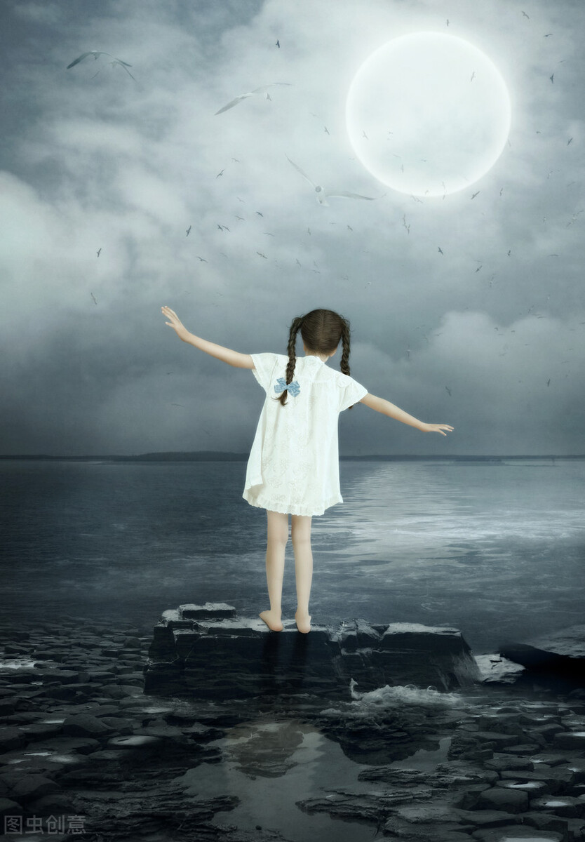 世间有一万种洗净身心的方法，最雅的一种是沐浴月光