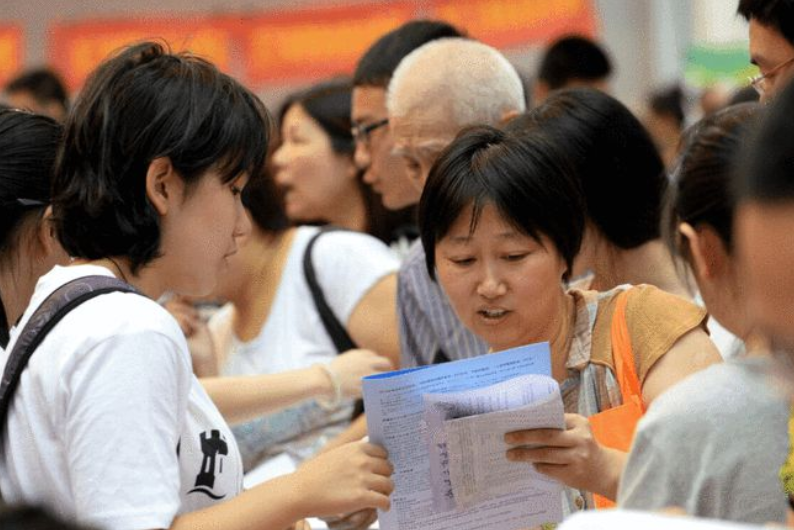 被不理想的学校录取怎么办（高考成绩不理想怎么办）