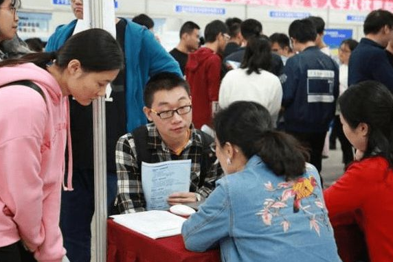 江苏一所大学宣布改名，将“常熟”改为“苏州”，新校名很大气