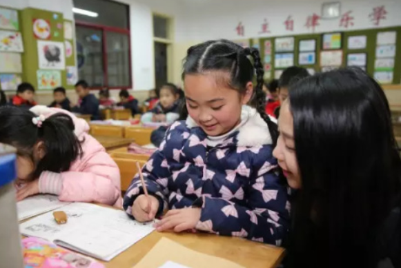 上小学拼音要一个月学完？没上“学前班”的娃，上一年级后咋样了