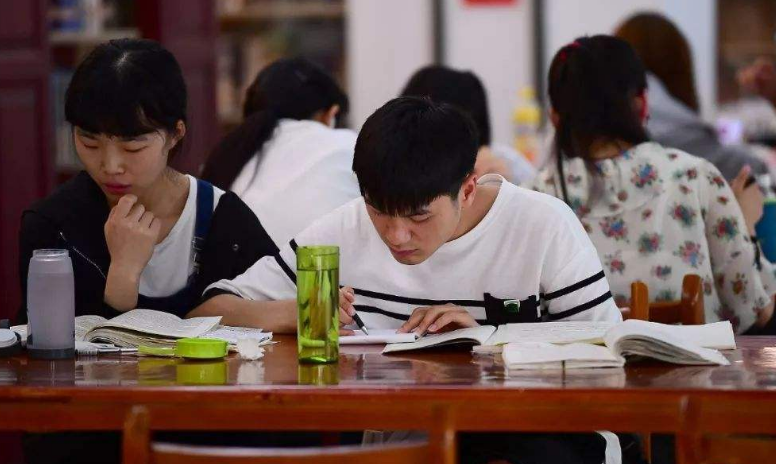 “专科生”是大学生吗？教育部门说出真相，和大多数人想的不一样