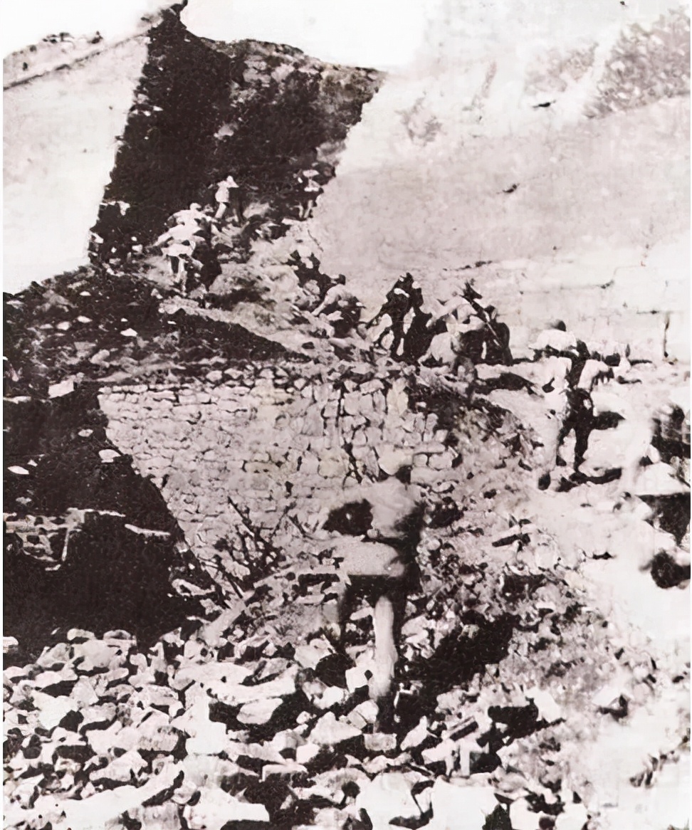 济南战役，毛主席任许世友为攻城总指挥，主席：此战若败自降三级