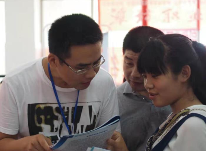 考生填报志愿后，家长可能会接到这样的电话，或能避免考生被退档