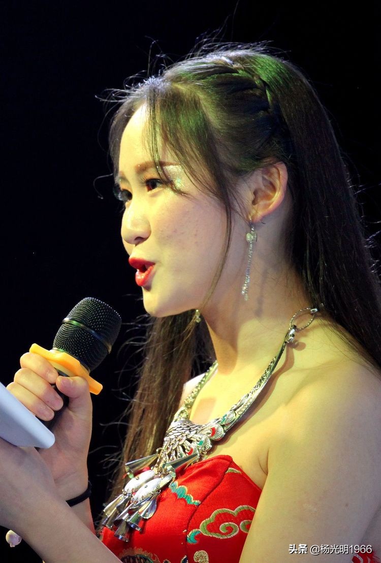 施秉一中：唱响青春   舞动人生