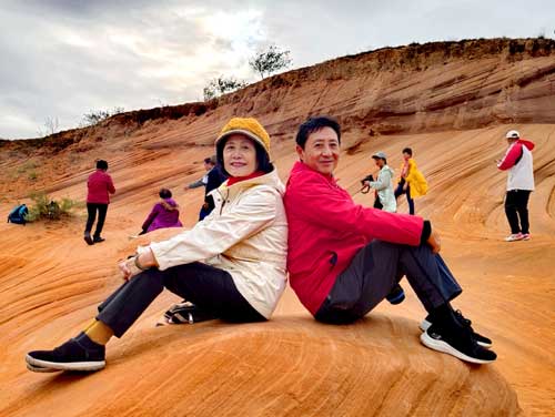 陕西旅游：走进榆林靖边地区波浪谷（图）
