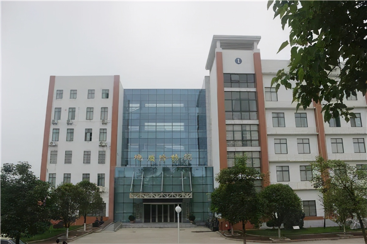 桂林理工大学雁山区图片