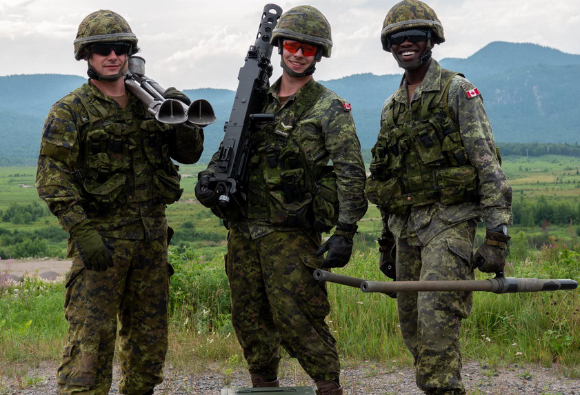 加拿大年轻女兵曝光部队内性混乱加拿大年轻女兵曝光部队内性混乱入伍