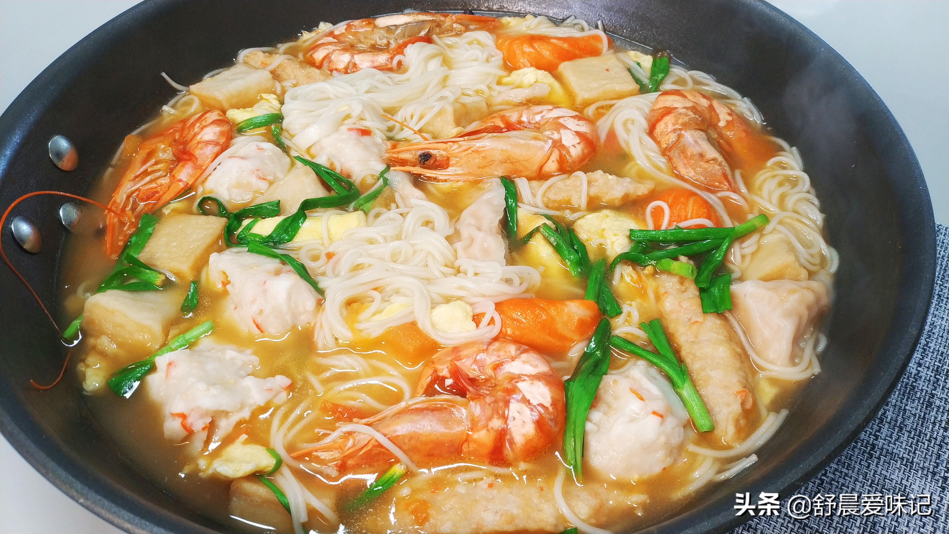 海鲜面的家常做法(简单又好吃的海鲜面做法)