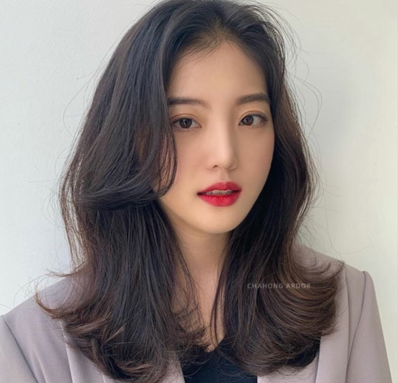 秋冬最流行的发型,齐脖短发最精致,水波纹中长宽发最温柔优雅