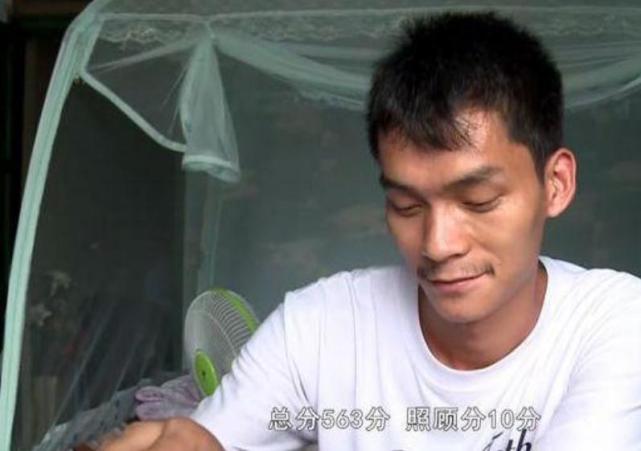 33岁“高龄”复读生，曾两拒985，今年第13次高考到底为何？