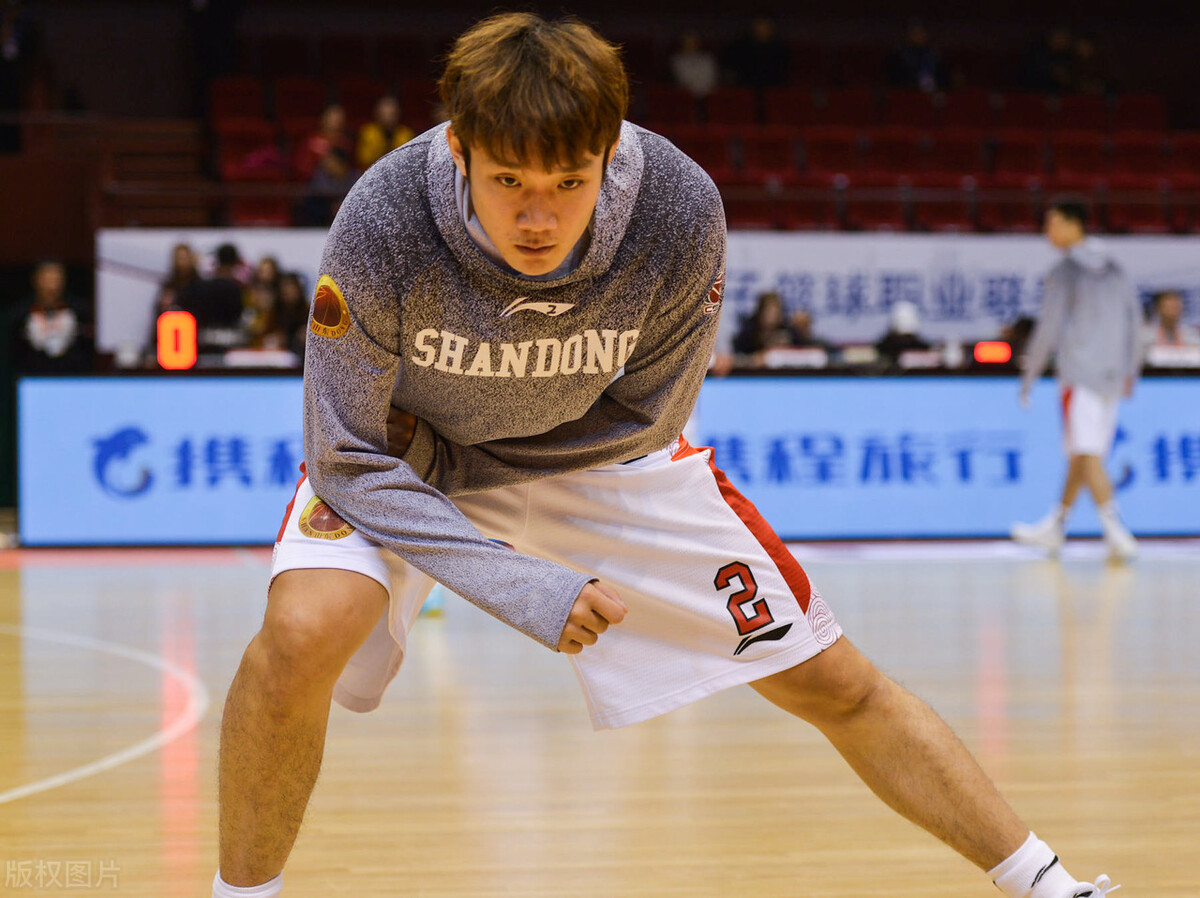 丁外援为什么得nba合同(丁彦雨航的故事：被称为四字外援，与山东队闹剧结束，盼巅峰归来)