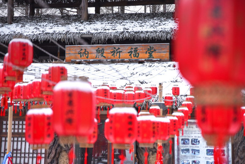 冰雪总动员，玩转长白山：一山一水，体验“世界级”冰火两重天