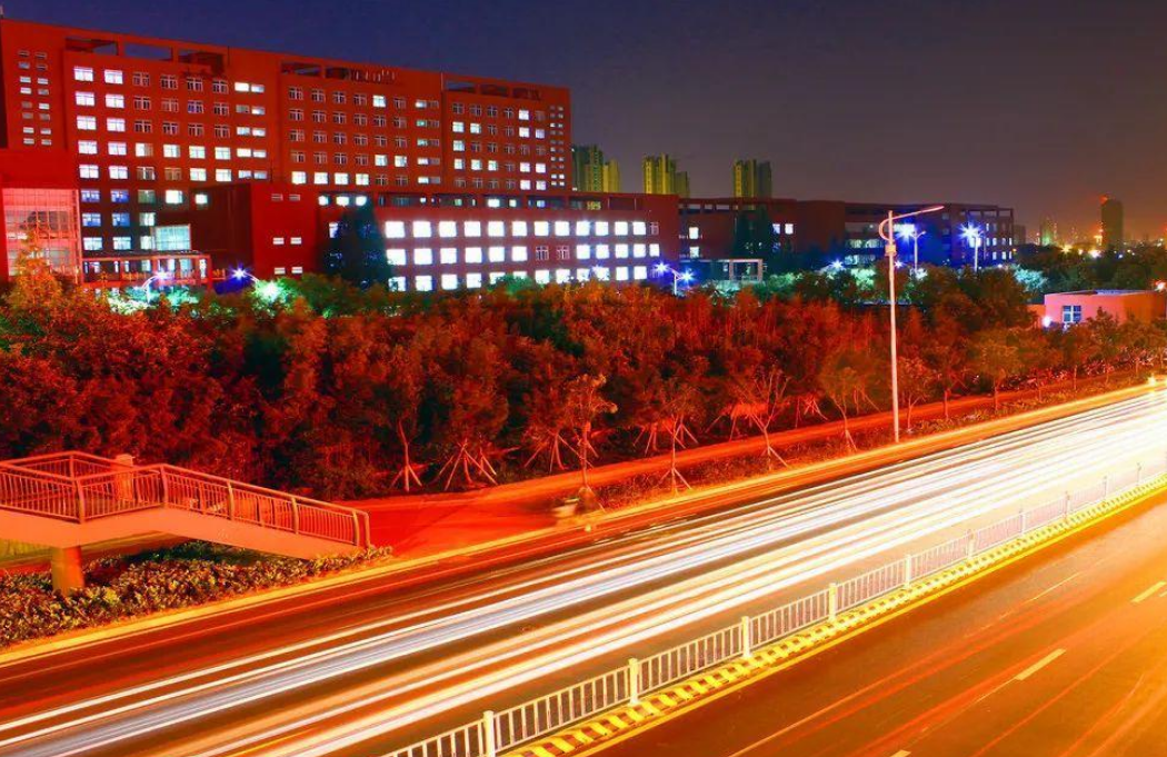 曲阜师范大学，曾寄身于山东师范大学，曾一度代替山东大学