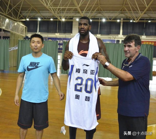 奥登为什么只在nba打了一年(退役4年的奥登：如今在大学任教篮球，梦想未来以另种方式重回NBA)