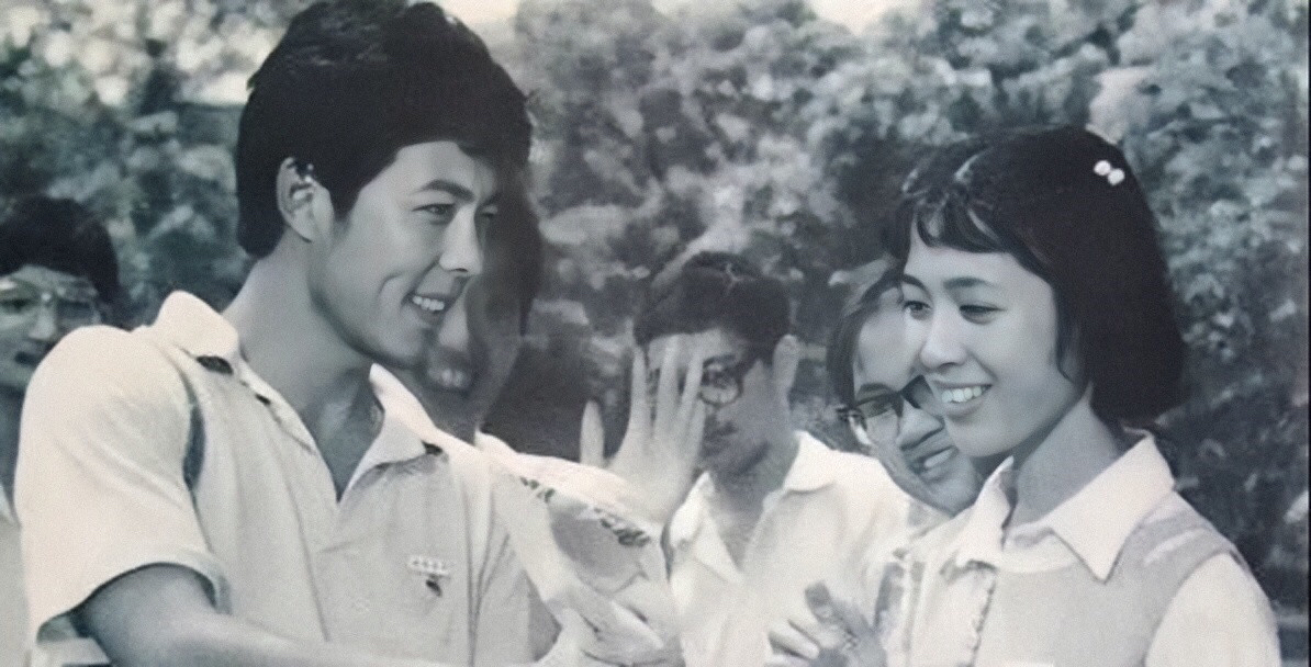 “风流皇帝”张铁林：9个女人3个孩子，他是如何渣完一个又一个？