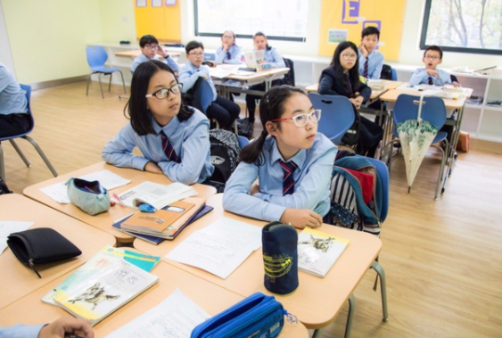 “民办”和“公办”教学不同，学生差距逐渐增大，从这点有所体现