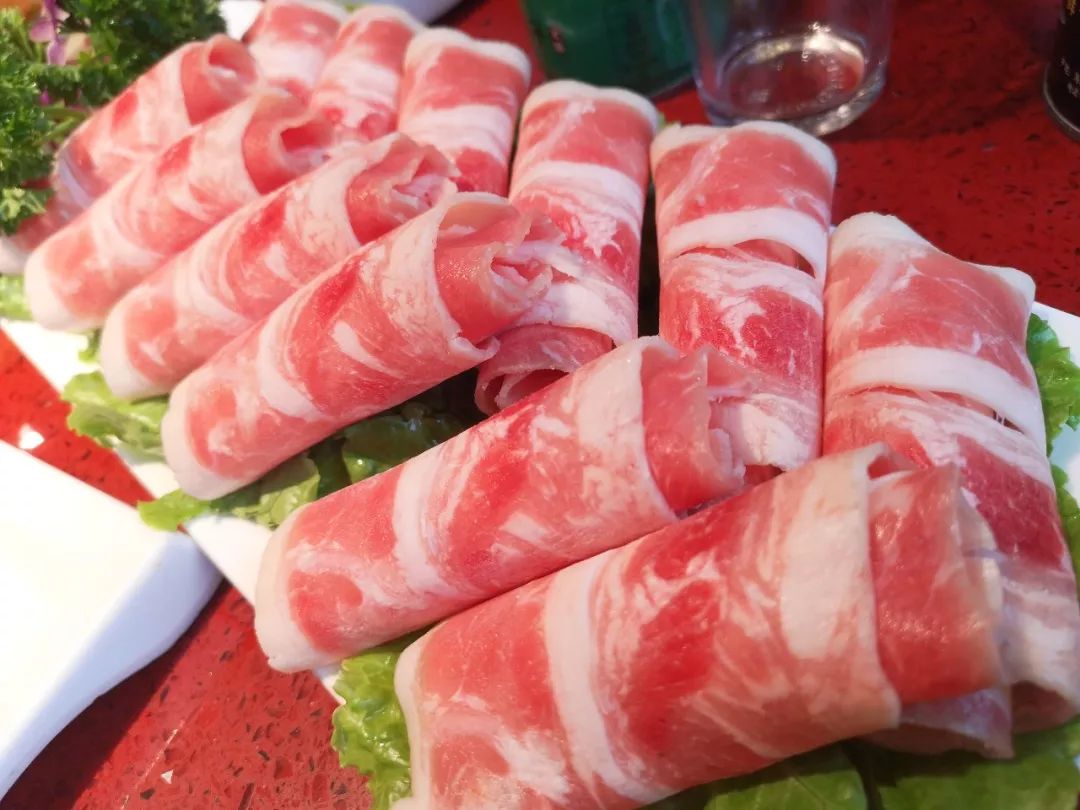 巴蜀人认可的成都川西坝子火锅~特惠活动来袭！7荤6素4人仅88元！