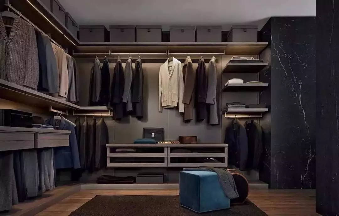 小户型衣帽间，3m²就搞定，这样设计就对了