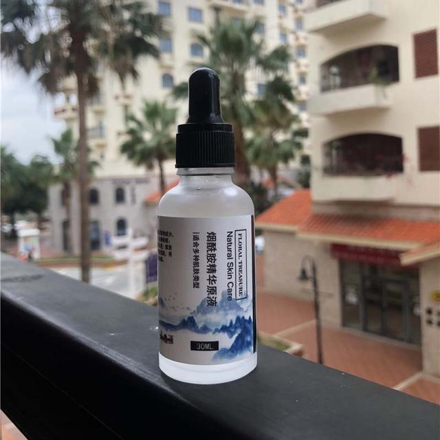 精华液推荐：提高肌肤的抗氧化能力，让肌肤由内而外的散发出光彩