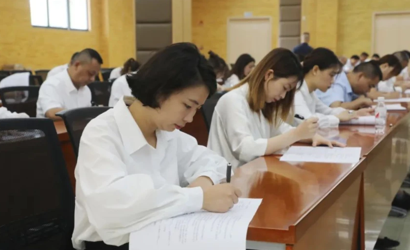 考研也有“重灾区”院校，部分专业招录比为30:1，学生上岸有点难