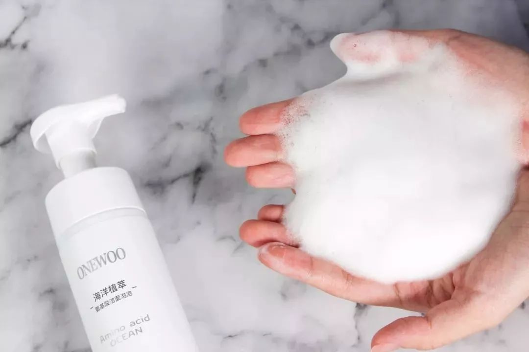 脸上泛红发痒、出油长痘？“螨虫脸”真的很丑，除螨刻不容缓