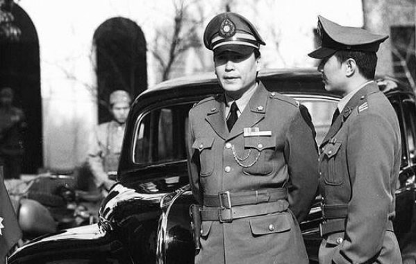 1950年重庆一女特务自首，身份曝光后引起轰动：她竟是个男人