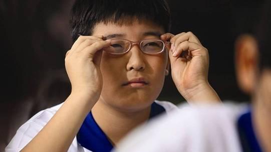 “无声考场”允许戴有框眼镜？符合三点即可佩戴，高考生来做笔记
