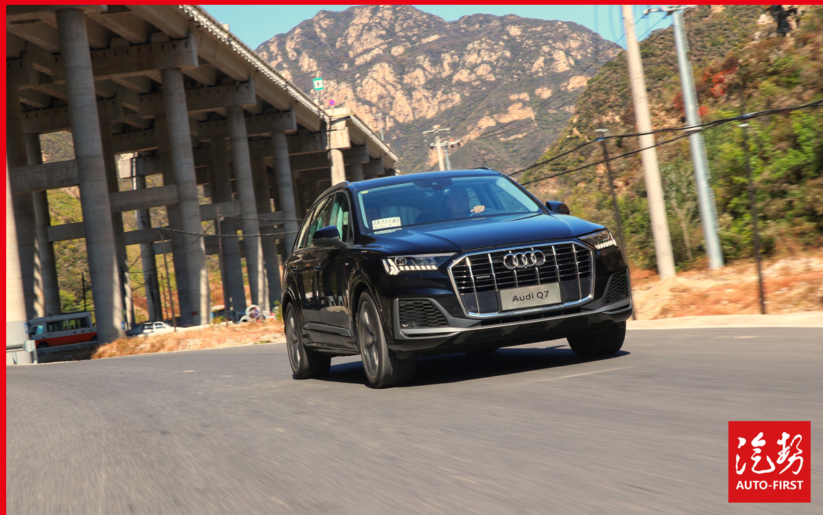 为年轻而生的百万级SUV——试驾奥迪Q7
