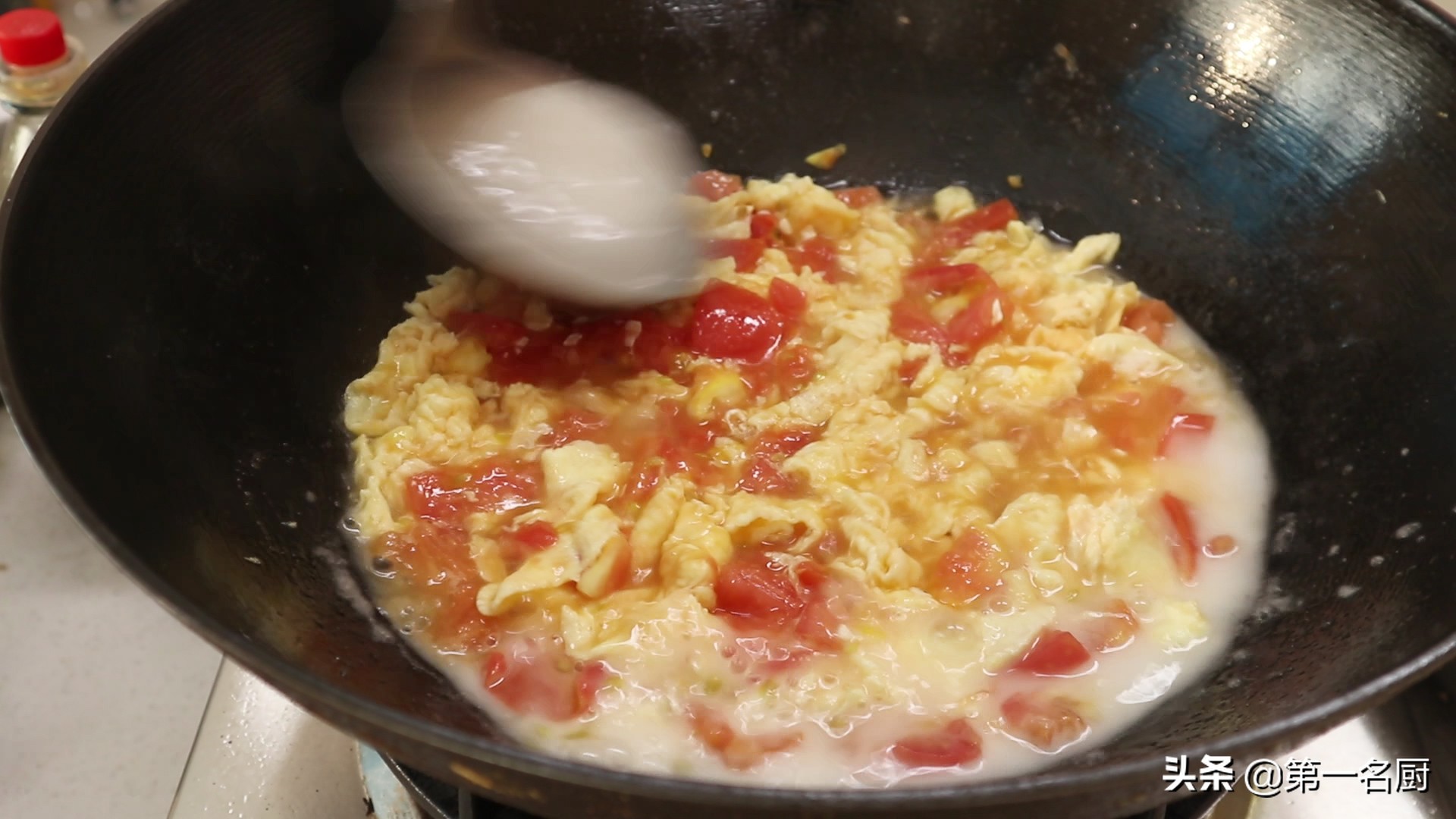 西红柿鸡蛋盖饭（这才是西红柿鸡蛋盖浇饭的家常做法）