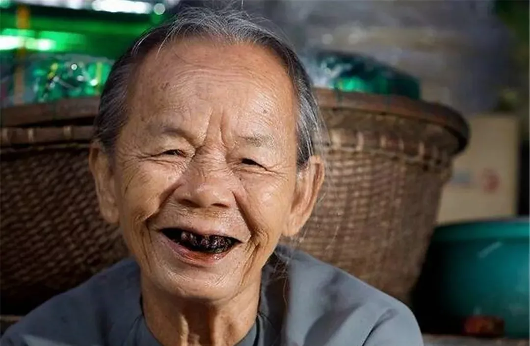 千亿规模的槟榔生意,他们正在把癌症卖给你
