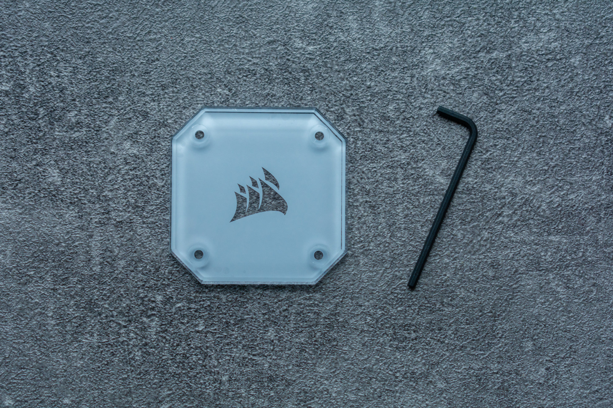 白色机箱怎么选散热，美商海盗船这款白色水冷值得拥有