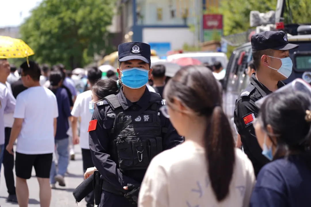 【护航高考】高考第一天，甘肃公安为梦护航！