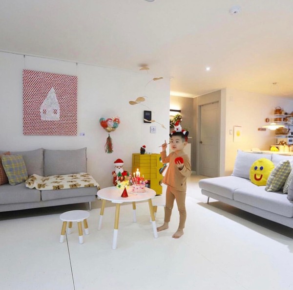 【親子宅設計精選】日本夫婦80㎡小公寓，客廳改造成孩子遊玩區，面積不大，卻很暖