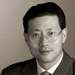 红杉资本中国创始人沈南鹏，投资一多半互联网公司，投资界教父
