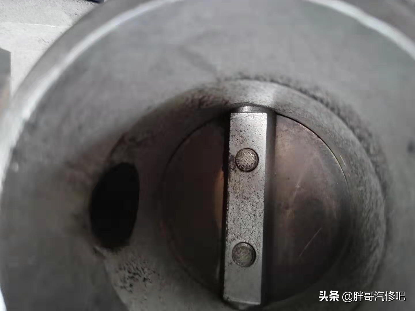 发动机怠速严重抖动，排气突突，动力不足，胖哥拆解分析