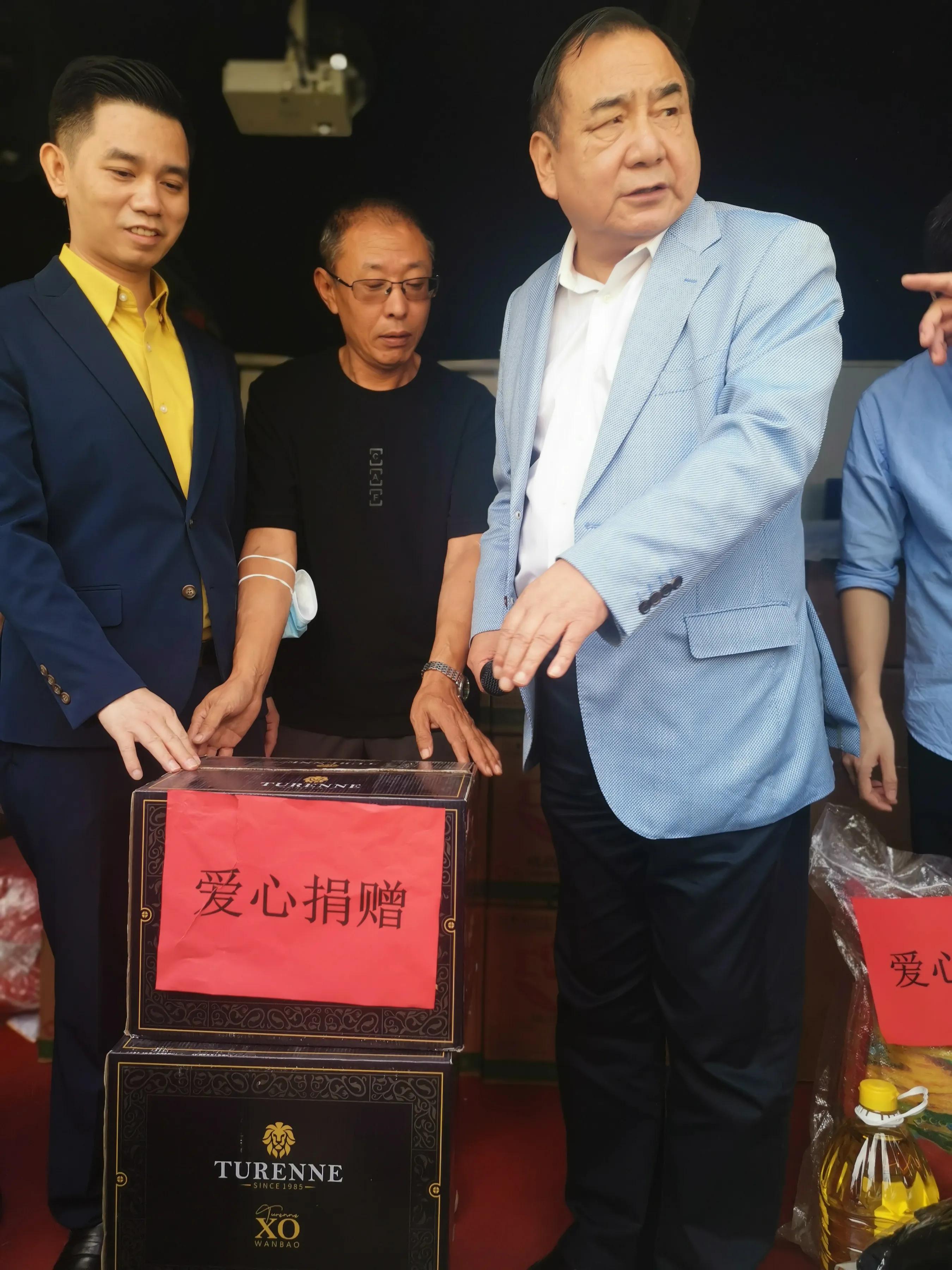 李晓华开展“2021中秋佳节为山区孤寡老人送温暖”活动