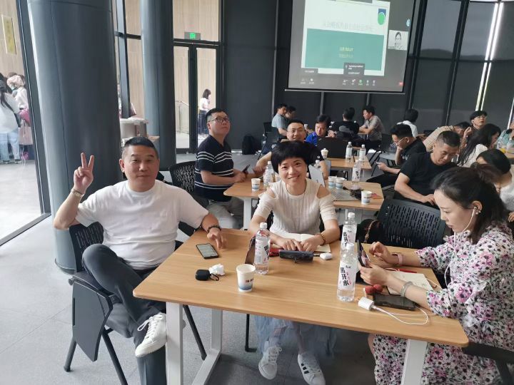 什么是香港公开大学mba求是院mba3.0理论？