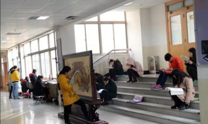 考上985大学后才明白，名校和“双非”间的差距，不止一点