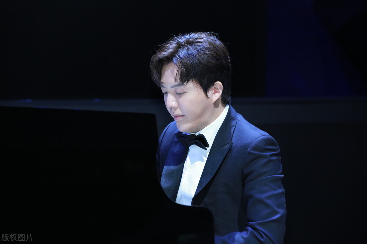 科学吃瓜：李某迪嫖娼的“成本”有多高？普通人呢，会留案底吗？