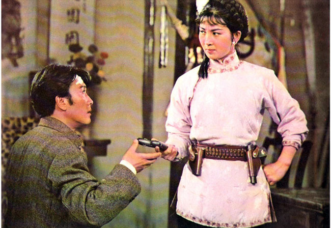 图说老电影‖吴海燕 宫喜斌主演故事片《白莲花》