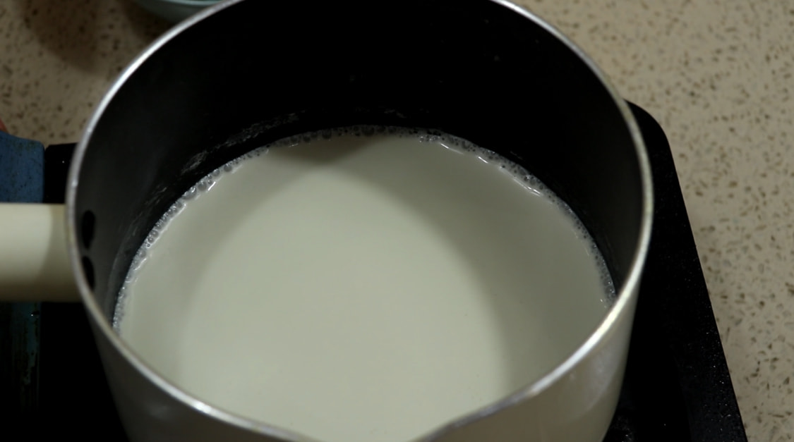 冬天的绝佳早餐，牛奶倒入鸡蛋内，瞬间变成网红美食，营养又美味