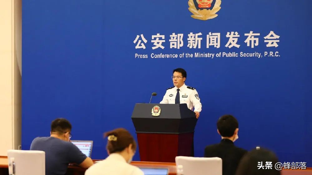 农村外出务工人员身份证过期怎么办？公安部回应，可以让亲属代办